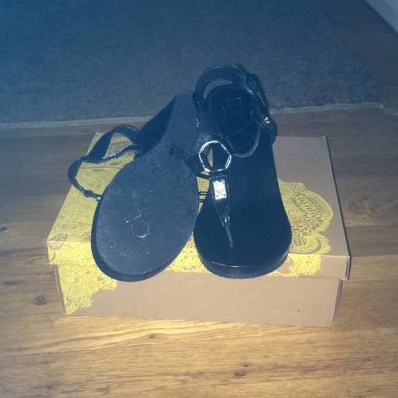 Shoes - Picture 2 of 2